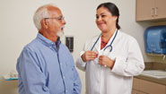 Chequeo del paciente por médico