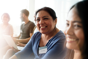  grupo de personas sonriendo