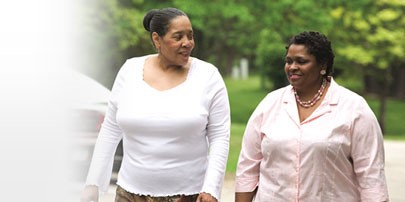 Abuela Madre Hija sentada en una mesa