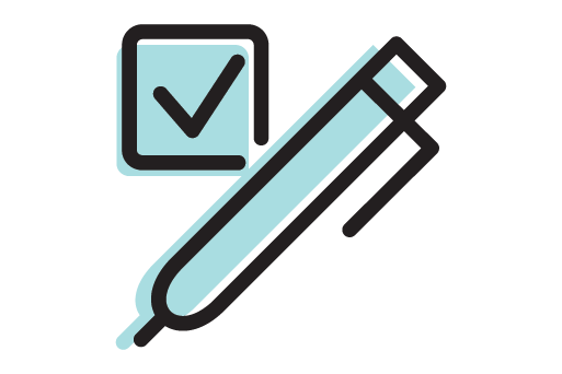 Hermano y hermana comiendo palomitas de maíz